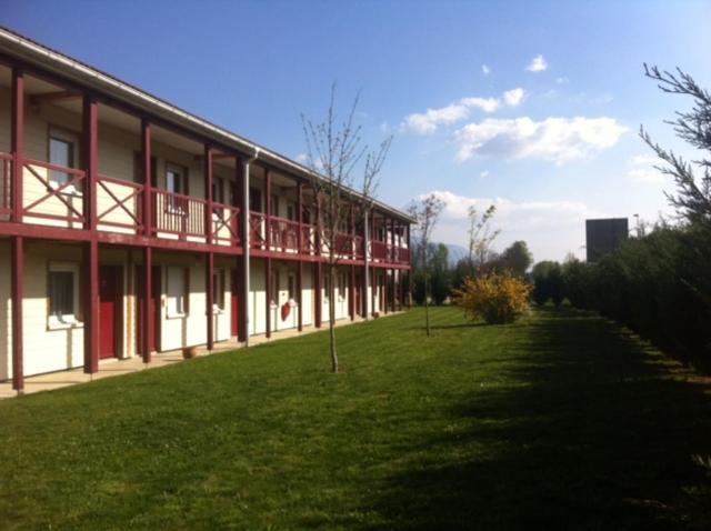 Couett' Hotel Rumilly Румийи Экстерьер фото