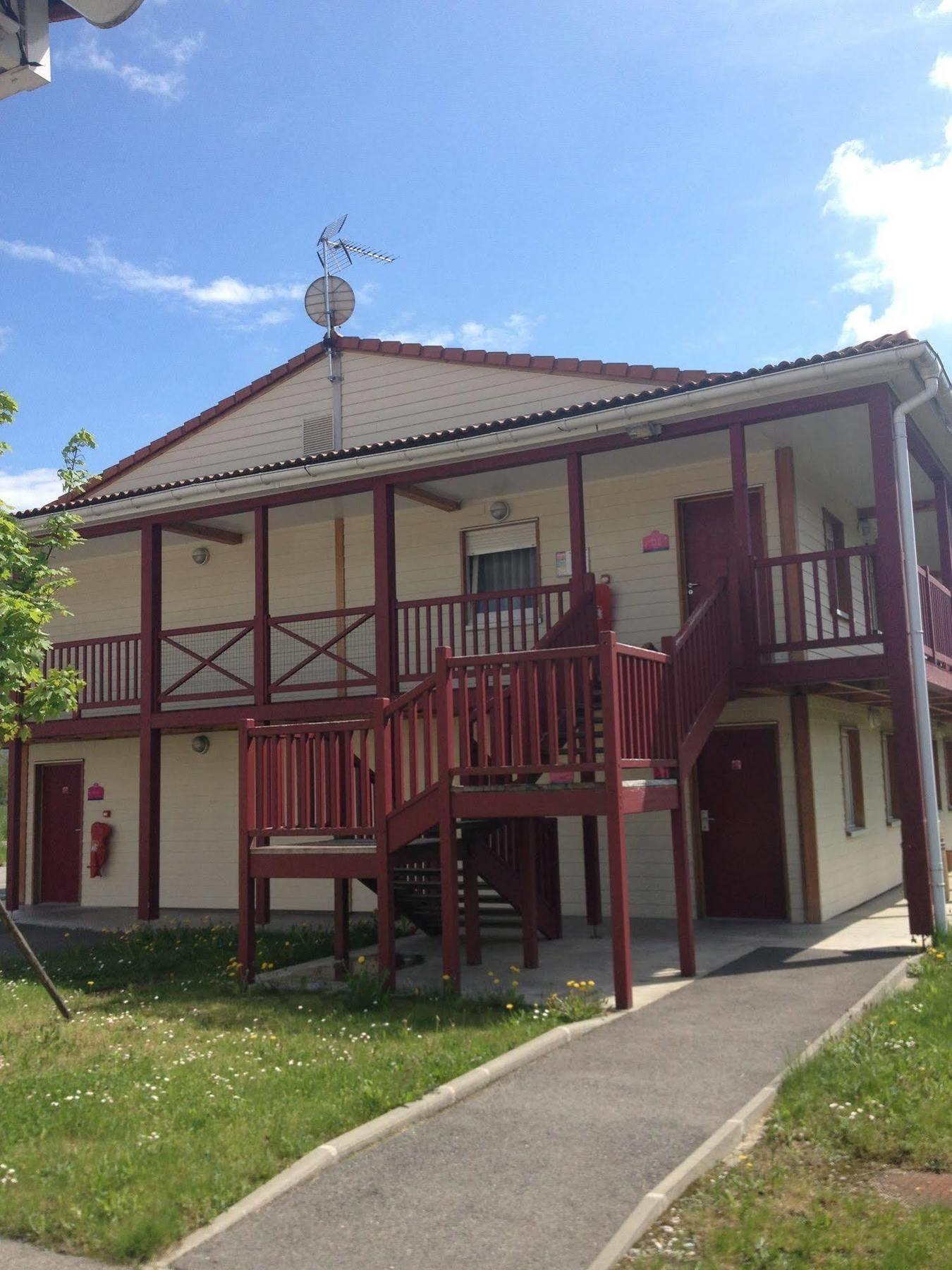 Couett' Hotel Rumilly Румийи Экстерьер фото