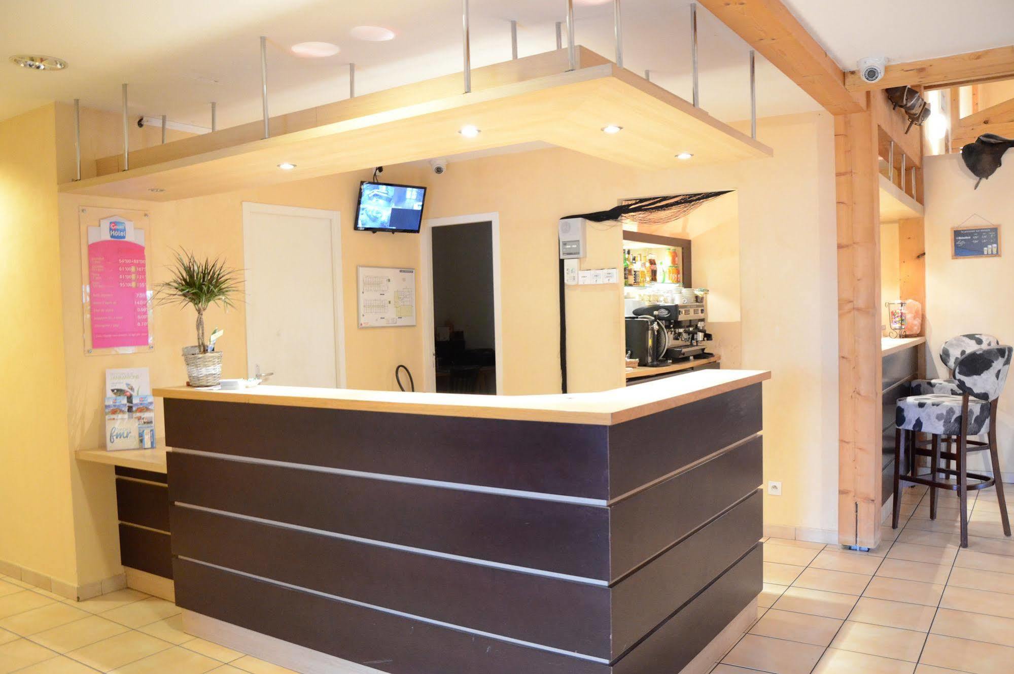 Couett' Hotel Rumilly Румийи Экстерьер фото
